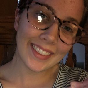 Meet your Posher, Carli